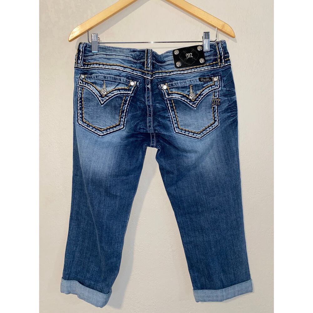 Miss Me Signature Cuffed Thick Stitch Capri SZ 31